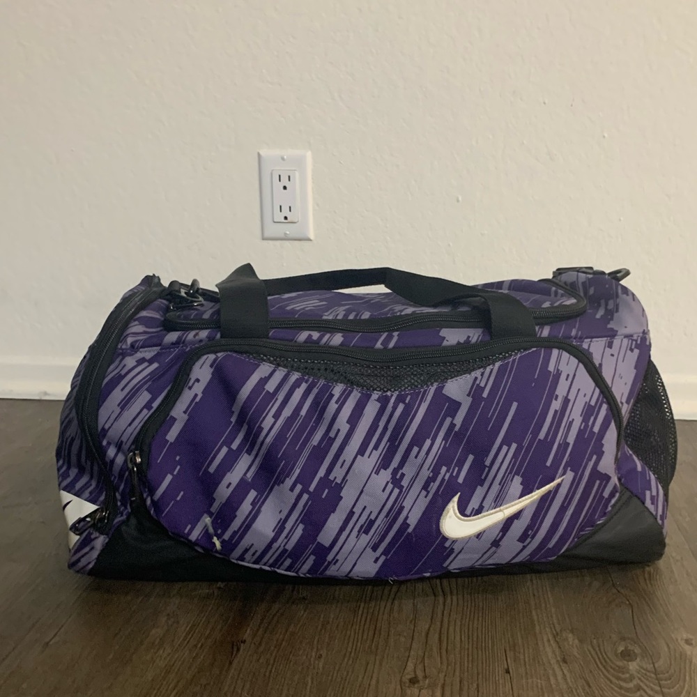 A nike duffell bag used 3 times